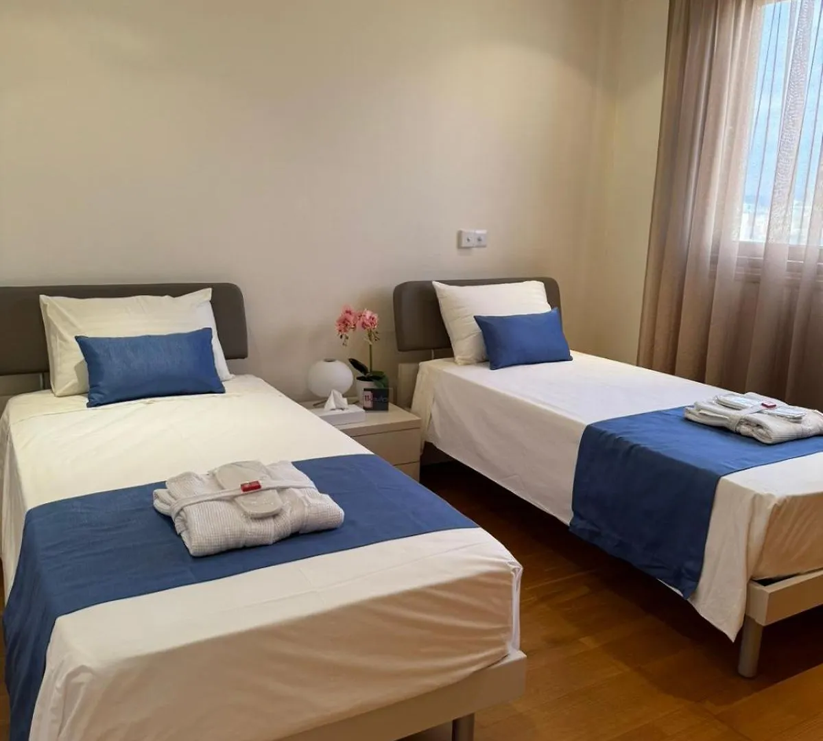 11 Suites - Golden Sunrise Suite Larnaca